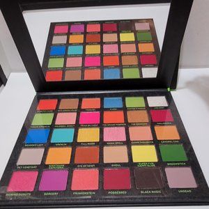 REVOLUTION BEAUTY X SIMPSONS TREEHOUSE OF HORROR EYESHADOW PALETTE~HARD TO FIND!